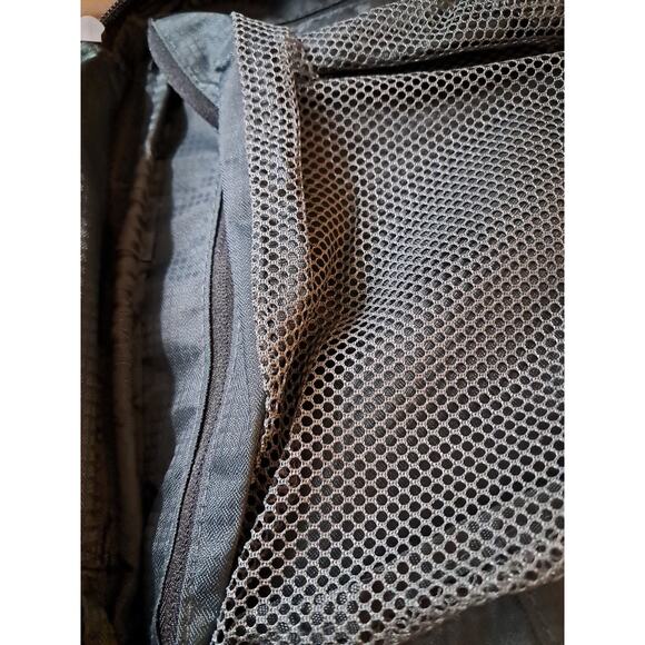 Lewis N. Clark Hanging Toiletry Bag - Picture 4 of 5